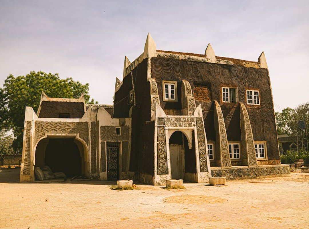 Dekorasi dan Pencahayaan